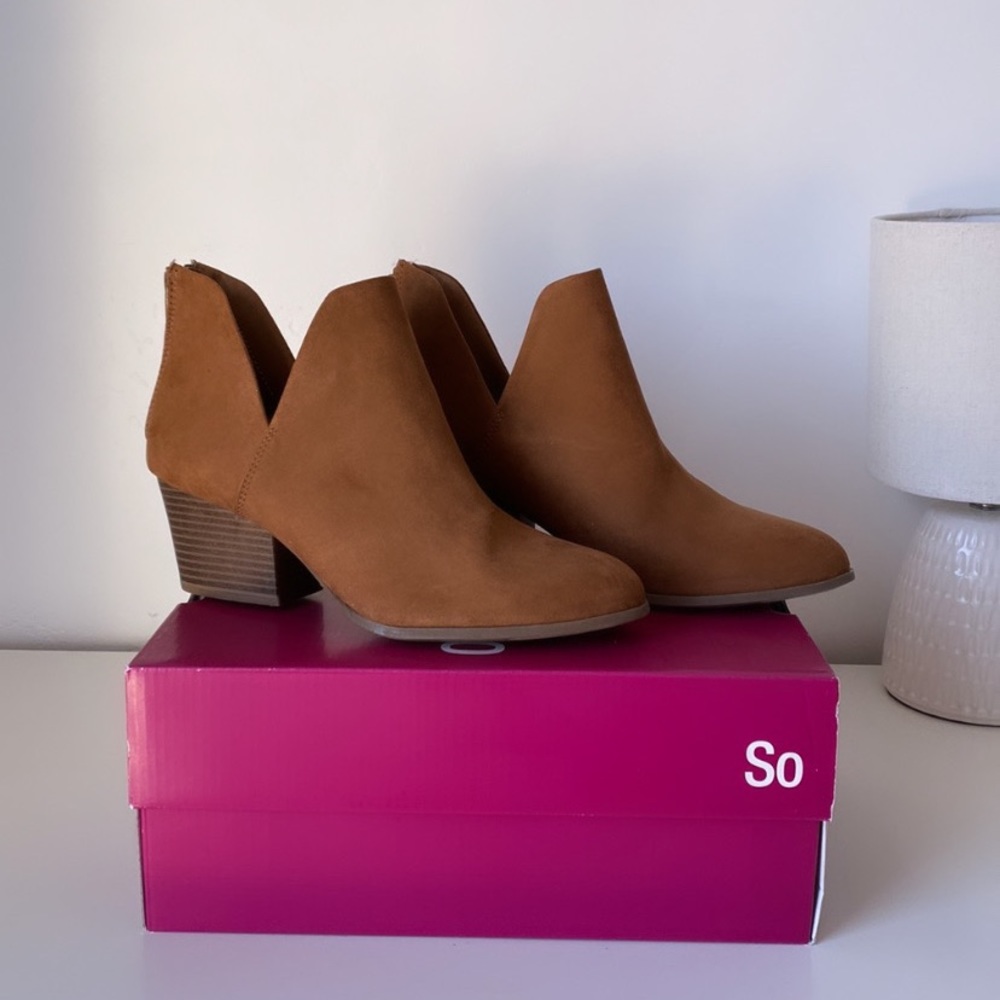 NWT SO Barb Ankle Boots, Brown - Picture 1 of 8